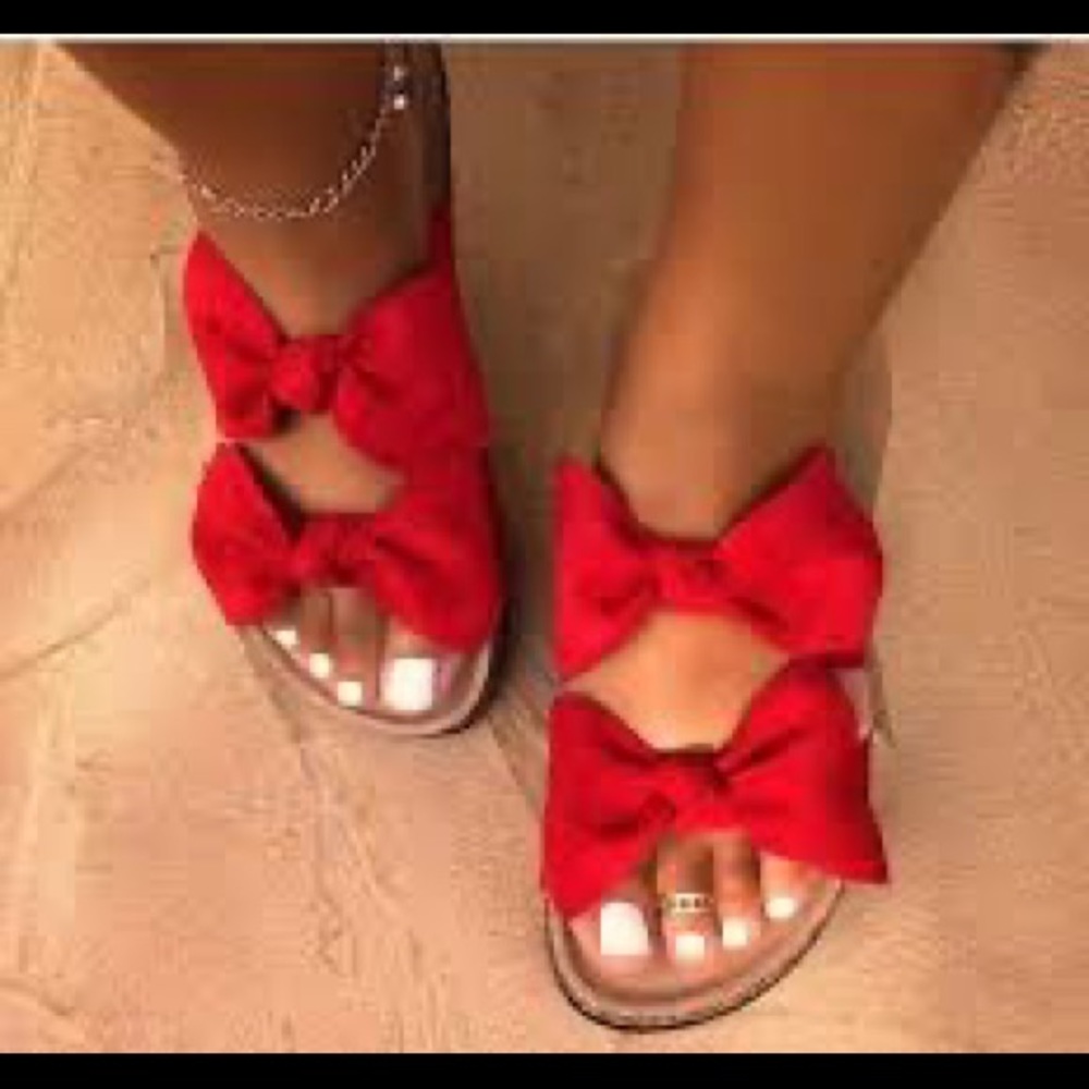 Red bow sandals